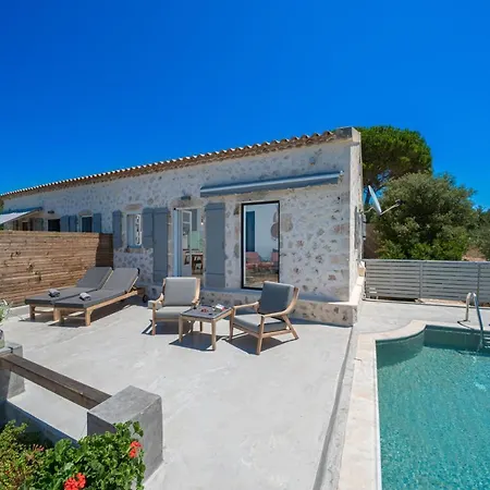 Blue Horizon Villa Tzamarelata